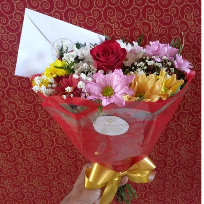 MINI BUQUÊ COM ROSA VERMELHA
