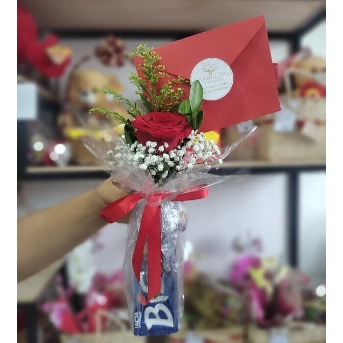 Rosa solitária com Bis